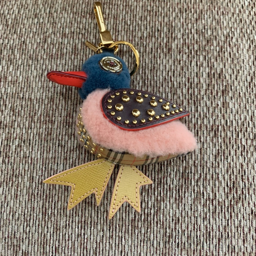 Burner duck charm